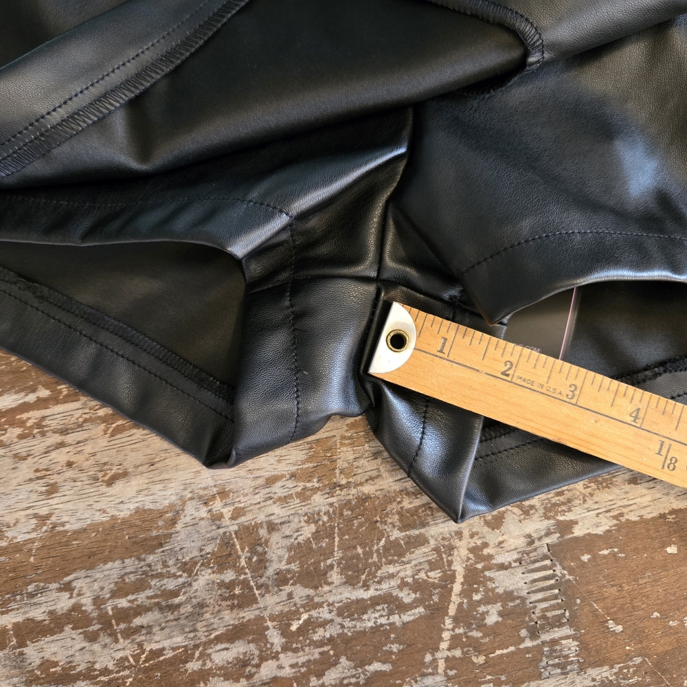 Ci SONO Black VEGAN Leather Shorts - Picture 7 of 9